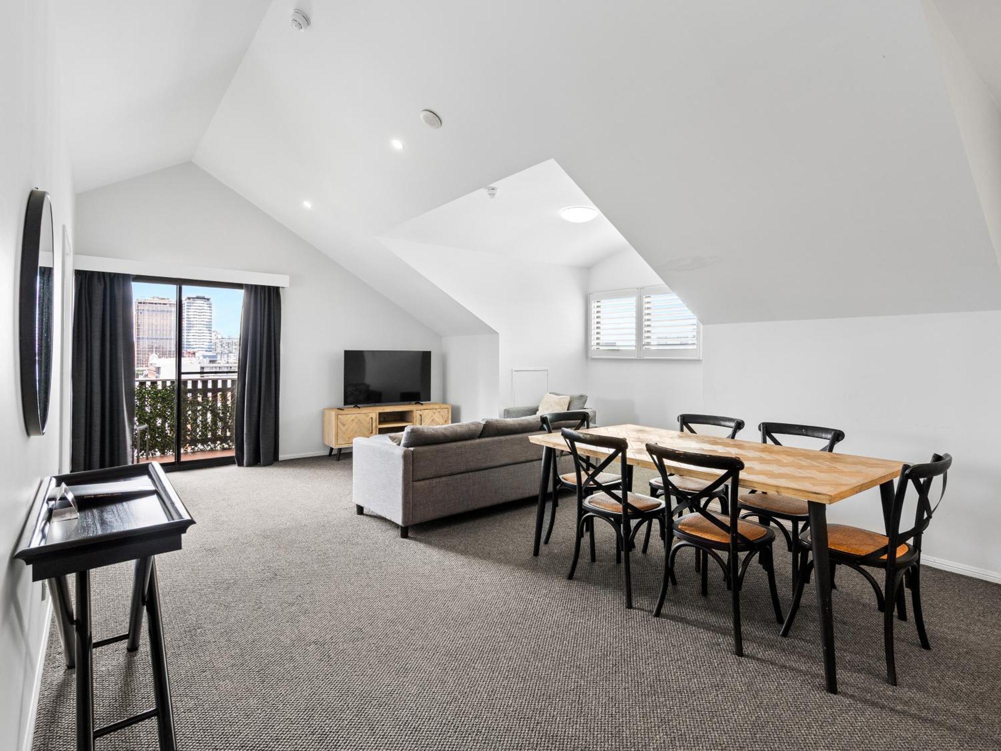 Deluxe Apartment